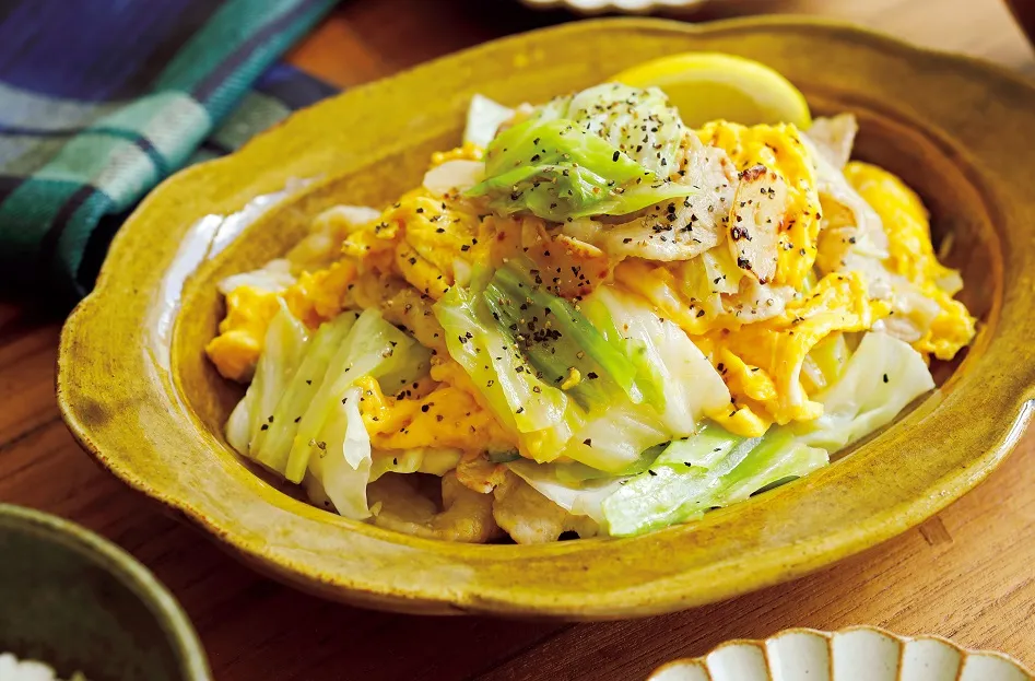 豚バラキャベツのみそだれ蒸し🐷@tsukicook さんの投稿をお借りしました❕ ・ ⁡レシピスワイプレシピ－－－－－－－－－－－－－－－－－－－－ レンジでラクラク♪作業時間５分豚バラキャベツのみそだれ蒸しt