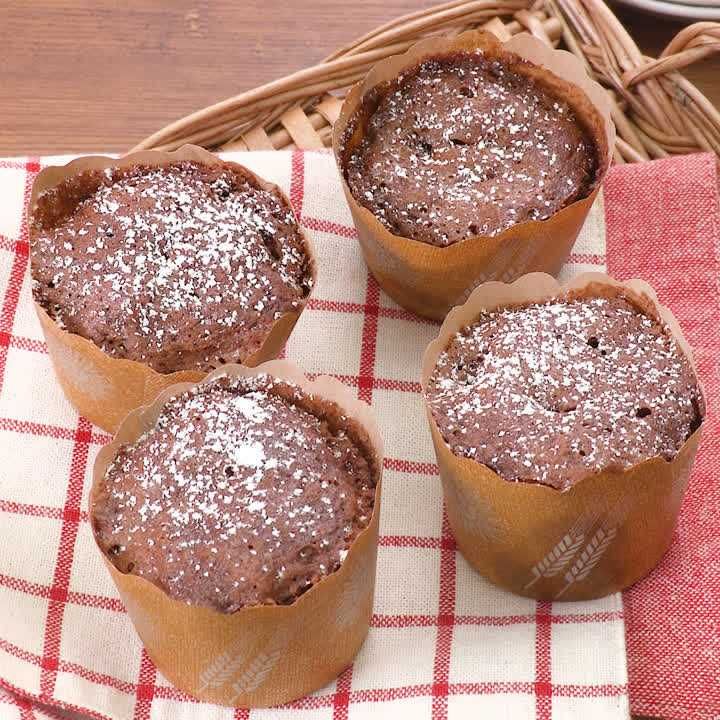 材料2つ オーブンなし！クッキー作り方！,レシピ , 材料 , ◯クッキー, ・ホットケーキミックス150g, ・卵1個,1.ホットケーキミックスに卵を入れて混ぜる。, 2.ラップで包み、棒状に伸ばす。, 3.1cm幅に切り分ける。,4.表面に卵黄を塗り、模様をつける。, 5.1000wのトースターで5分焼く。, 6.アルミホイルを被せて、10分焼く。, 7.焼けたら粗熱を取る。,