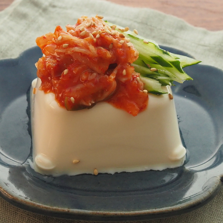 ★冷奴アレンジ♪キムチ&卵黄のせ★