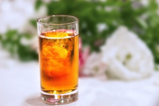 ウーロンハイの作り方とは？アルコール度数やレシピなどを徹底解説 - サケウルSAKEURU BY STOCK LAB