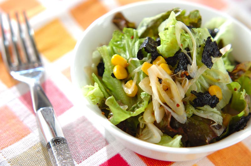 サニーレタスとさば缶のチョレギサラダ風