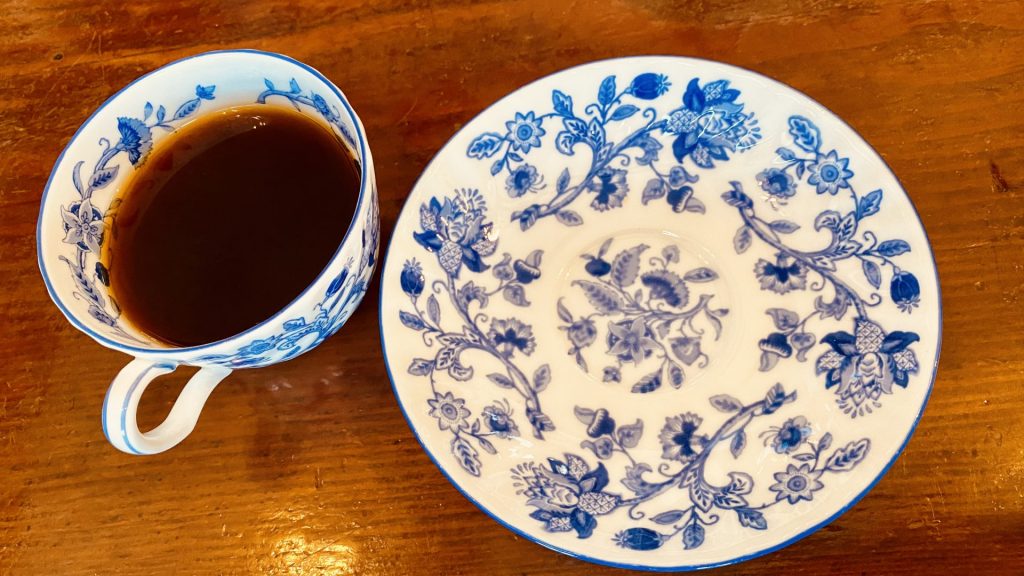 信楽焼 マグカップ コーヒー 保温 陶器 和 日本製 コーヒーカップ ソーサー 男性 お誕生日 coffee ギフト プレゼント おしゃれ 金箔 高級180ml 恒枝直豆 国産 職人 海外 手土産 モダン コーヒータイム カフェ結婚祝い 新築祝い 新居祝い 誕生日 還暦祝い 米寿 ペア