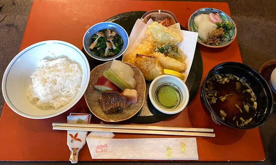 魚介と野菜の天ぷら の献立 副菜：油揚げと水菜のピリ辛和え、汁物：こんがり焼きねぎとみょうがのお吸いもの 献立・メニュー 味の素パーク たべる楽しさを、もっと