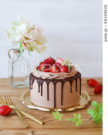 バースディやお祝い用ケーキも承ります高野スイーツケーキテル