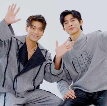 バイバイしてる姿が可愛い」“笑わない男”のモデル妻・新井貴子、夫婦オフショが「笑ってる！」と反響 - スポーツ報知