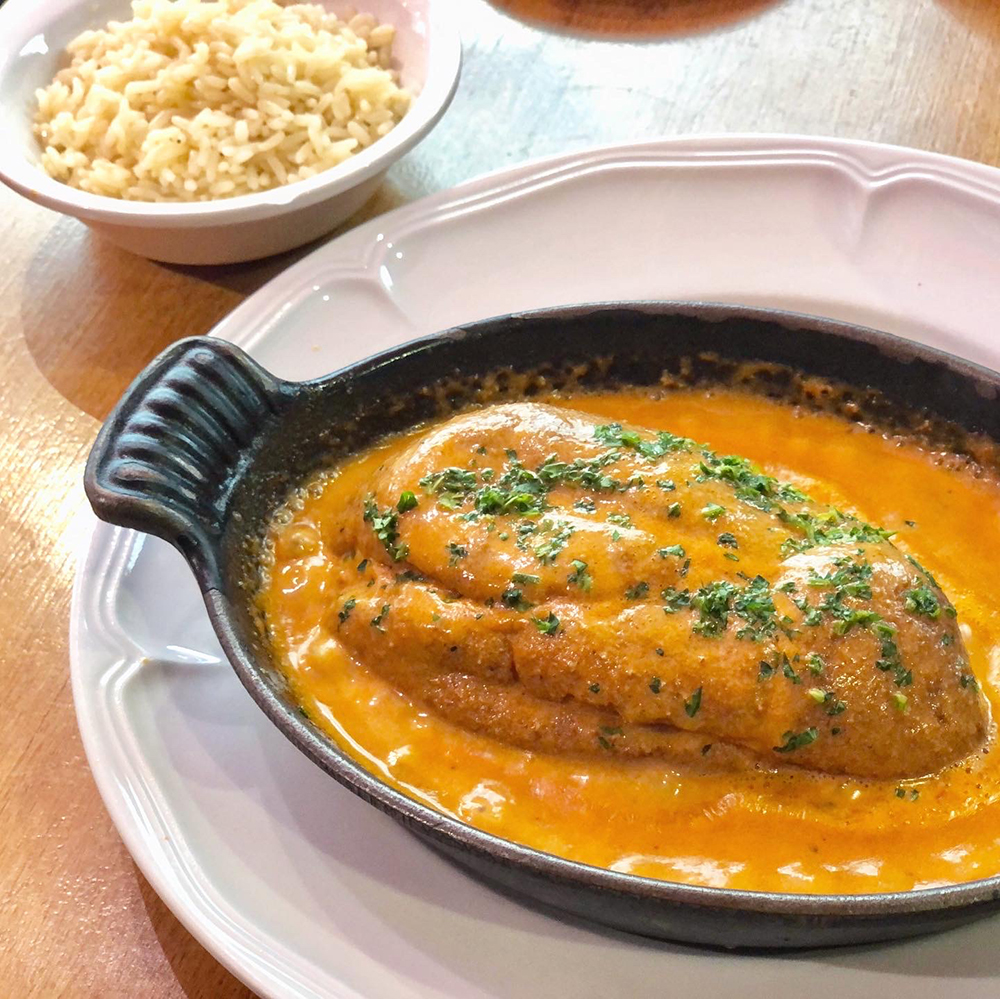 フランス料理人だったら 「あ、カワカマス！」 フランス語だったら Le brochet! と反応する魚です。 こっちの人々はどうやって食べるんだろう？聞きそびれた～ フランスだったらカワカマスのクネルとかが 多いけど、でもパリでは殆どみないなー。 トリは、日本語では