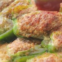 パン粉いらずで簡単＆ジュワっと！ピーマンの肉詰め