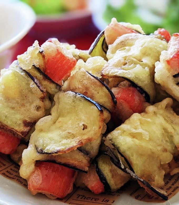 ✴︎ 🥢晩ごはん🥢 ❁鶏唐揚げと揚げ茄子のおろしポン酢 ❁カニカマ と豆苗のナムル ❁切り干し大根の煮物 ❁梨 ✴︎ . 鶏と茄子を揚げておろしポン酢で食べるﾊﾞｲ✨ 今日も一日お疲れ様でした！ カンパーイ🍺 もりはん亭唐揚げからあげ揚げなすおろしポン酢