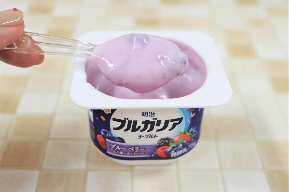 ヨーグルトにパインアメを入れると何が起こる!? 公式レシピに「リピ確定」「毎日食べたい」 - macaroni