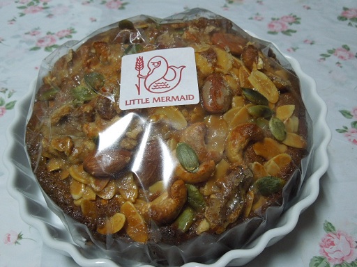 リトルマーメイド・アリエルのケーキ 海色フリルと貝殻のケーキアレルギーっ子の夢を叶えるケーキ屋さん