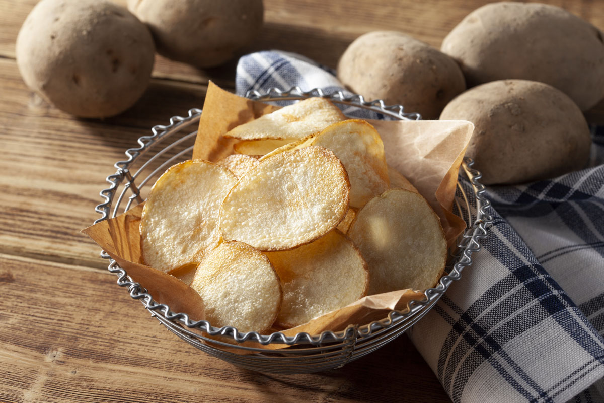 自家製「ポテトチップス」の作り方。パリパリにするコツ必見