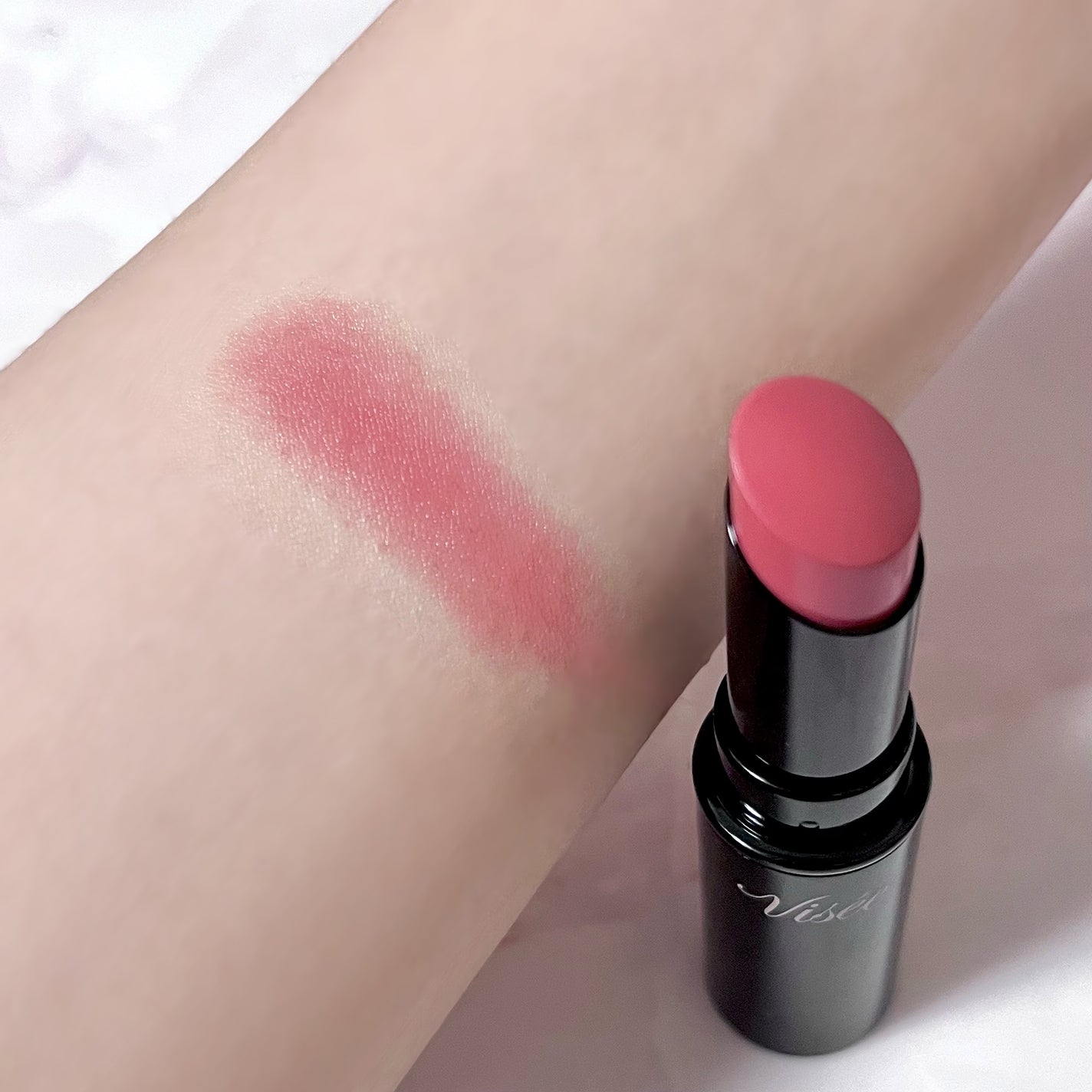 夏コスメ特集 2019年版 - 人気ブランドの夏の新作、夏に映えるリップやアイシャドウまとめMORE