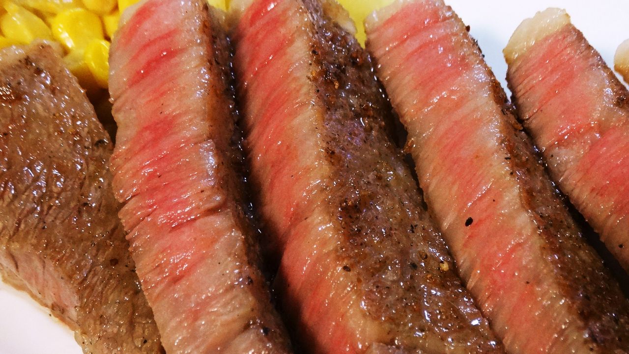 牛肉希少部位の友三角 トモサンカク とは？ステーキで食べると美味しいのか実践！ - 野外LDK