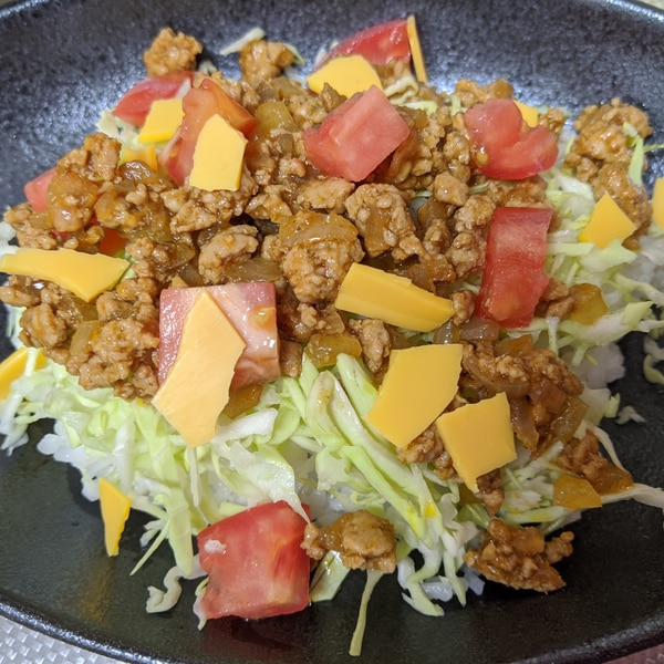 簡単！子供が喜ぶ野菜たっぷりタコライスの作り方