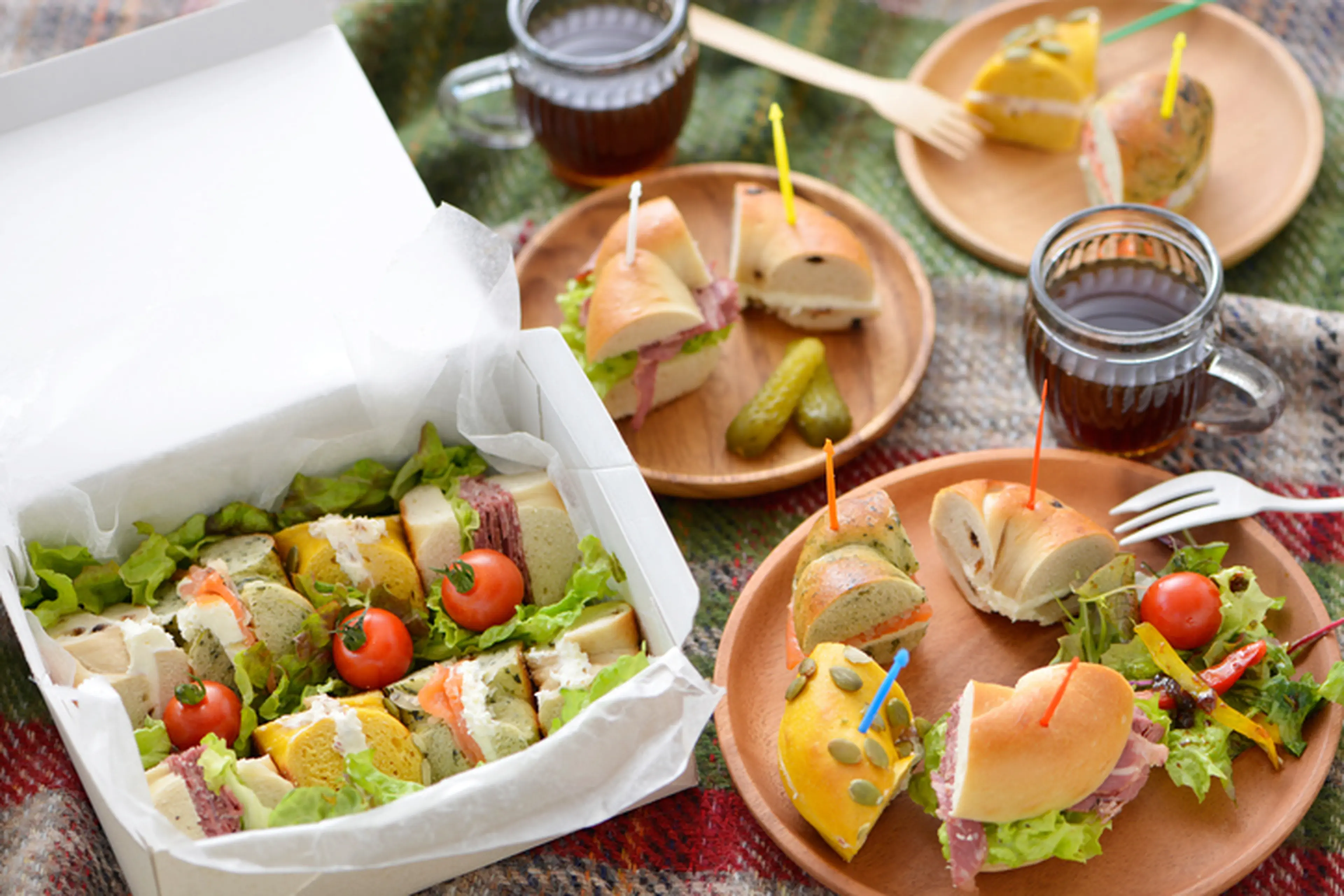 オシャレに見える大人のお弁当箱！山家漆器店の紀州檜スクエア弁当箱500mlLEE