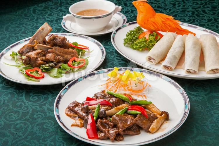 高級感のある中華風フレーム ゴールド無料イラスト素材素材ラボ