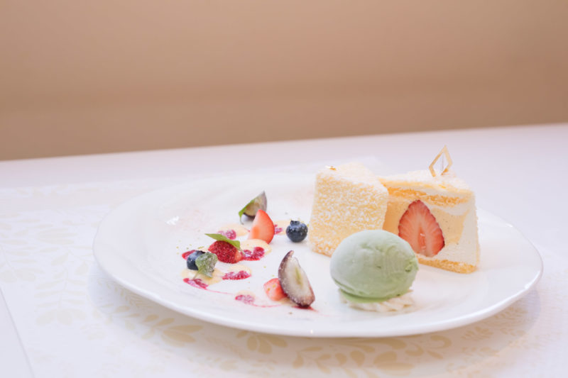 資生堂パーラー自由が丘店」限定「丘ばちスイーツバーガー 」が新発売♪るるぶ&more