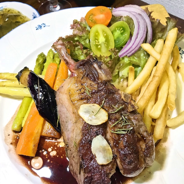 柔らかジューシー! ラムチョップのグリル野菜添え