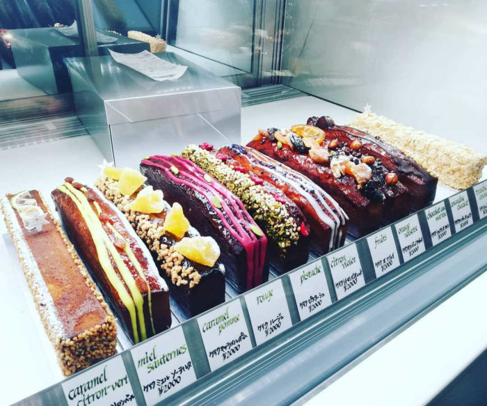 代々木上原「アステリスク」のパフェは、これぞパフェ！という迫力の見た目。ソルベが選べる楽しさもついて演出に満足します。 – しなしな佐渡Design