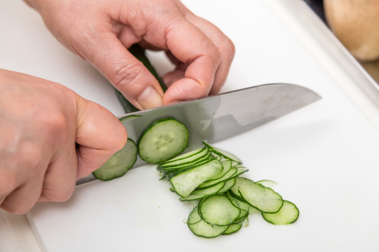 夏キュウリの保存法２種～ごま油しょうゆ漬け＆塩水漬け望月もなか