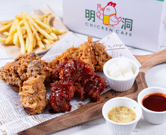 Chicken Dining owl -チキンダイニングアウル-は 高崎駅西口から徒歩5分🐾 ⁡ ココウエスト向かいにあるビルの2階がお店だよ！僕の大きな明るい看板が目印🐔✨ ⁡ ビルに入って正面にエレベーター、左側に階段があるよ！ 場所がわからなかったらお店に連絡してね