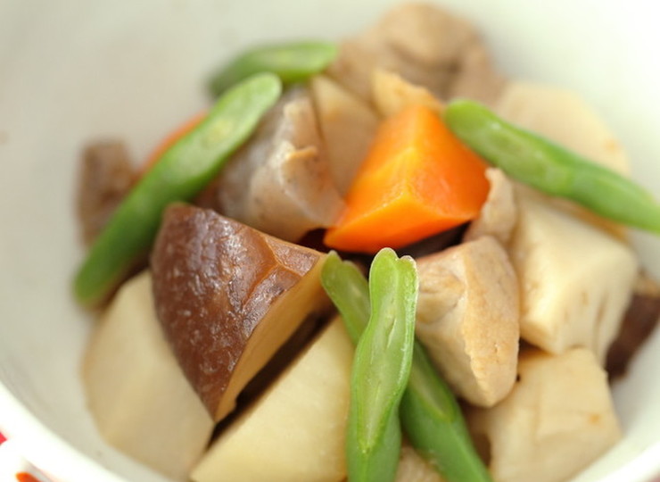 管理栄養士のおうちごはん献立レシピめっちゃ忙しい日は残り物で◎ + + + めっちゃ忙しい日。 + + + カキフライもエビフライもたまには揚げるだけの冷凍もので◎ + + + あとは前日の豚汁と。 + + + 2日目の豚汁がおいしい♡って 意外と満足感´͈ ᵕ `͈♡°+ + +‬