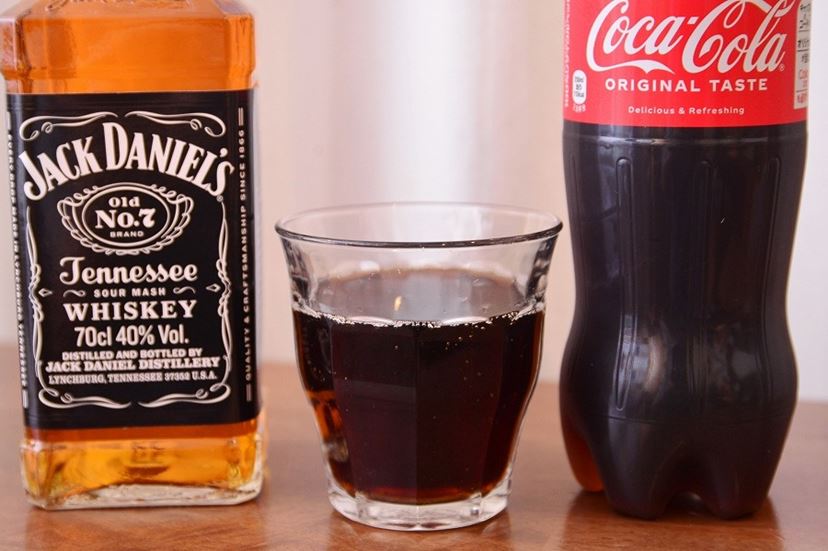 コカ・コーラ初のカクテル缶が登場！ 「ジャックダニエル&コカ・コーラ」がシンプルに旨かったグルメ情報誌「おとなの週末Web」