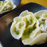 ASCII.jp：ご飯が進むスタミナ水餃子！「大阪王将」冷凍の肉ニラ水餃子がニンニクマシでパンチある