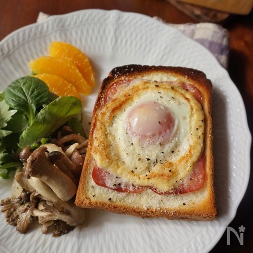 本物パン♪ぷるっと目玉焼きトースト ブローチorマグネット ブローチ もふやぱん 通販 7330590Creema クリーマ