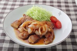 ふるさと納税 オリーブ豚 肩ローストンテキ用500g お肉 豚肉 ブランド 優秀賞 さっぱり 甘い 美味しい トンテキ 冷凍お届け：※年末年始配送のお知らせ：12月下旬以降のお申込みは年明け、1月13日以降より順次発送発送となります。 豚肩ロースの甘辛ごちそう”みそ漬け