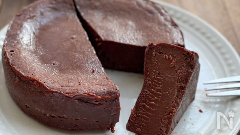 レンジひとつで超簡単！しっとり濃厚な 生チョコケーキレンジ飯 料理研究家- エキスパート - Yahoo!ニュース