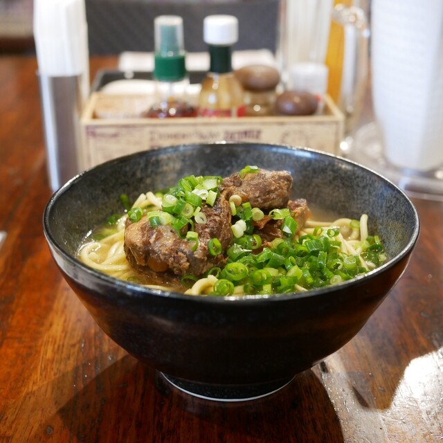 秋冬の石垣島 ココ一択‼️ソーキそば食べるならこのお店へ‼️MORE