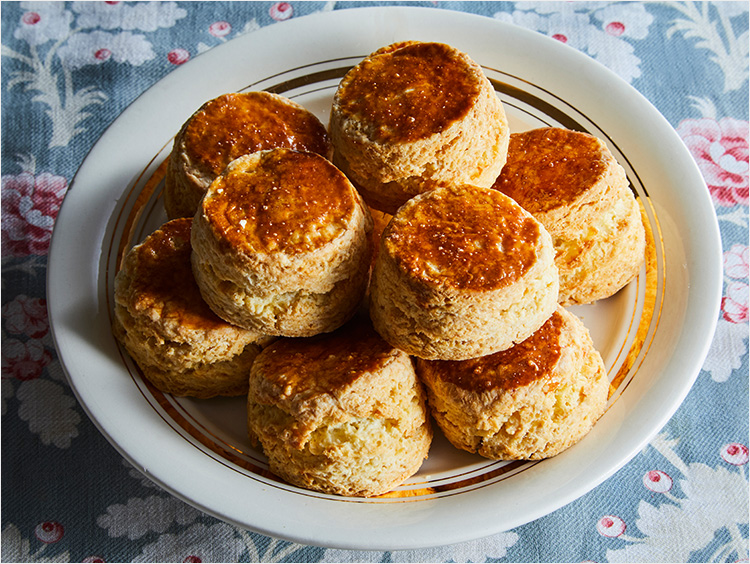 簡単！おかずスコーン 朝食にオススメ♪玉ネギとソーセージのスコーン朝の1時間で ラクウマ 3食お家ごはん 〜腹ペコ3姉妹日記