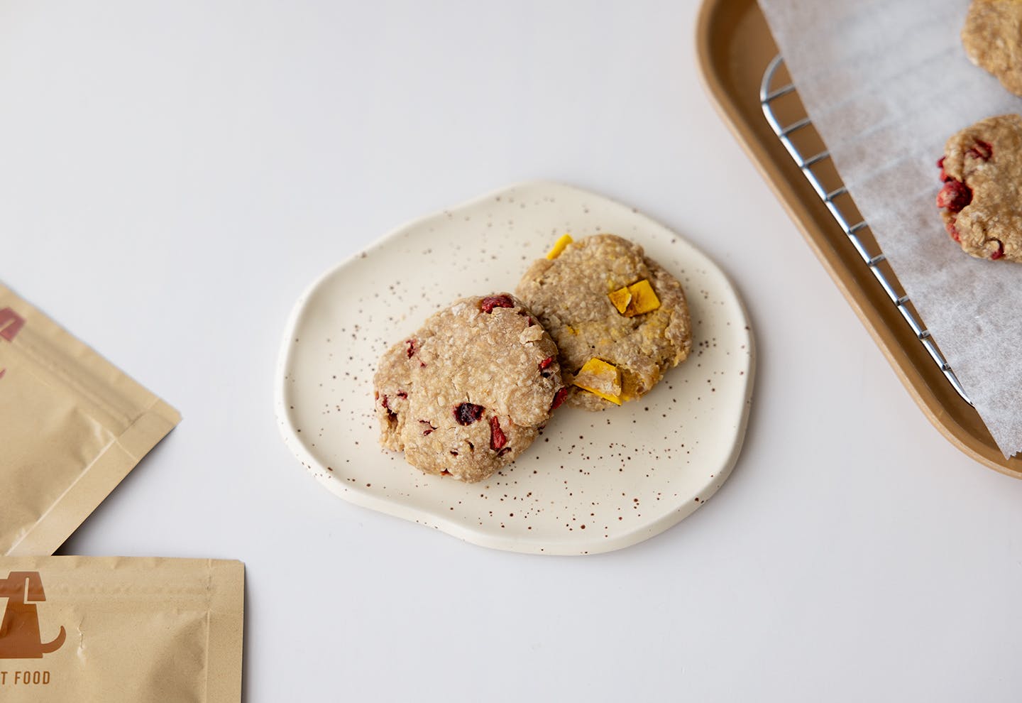 美活レシピ美容・健康. 美腸！オートミールきなこクッキー🍪 袋で混ぜて、シートの上で伸ばして レンチンするだけ！ 最低限の洗い物👏オーブンの予熱も要らないからチャチャっと❣️ あとで作りたくなったり 見返す為に 保存お願いします🫶 卵、オイル、乳製品