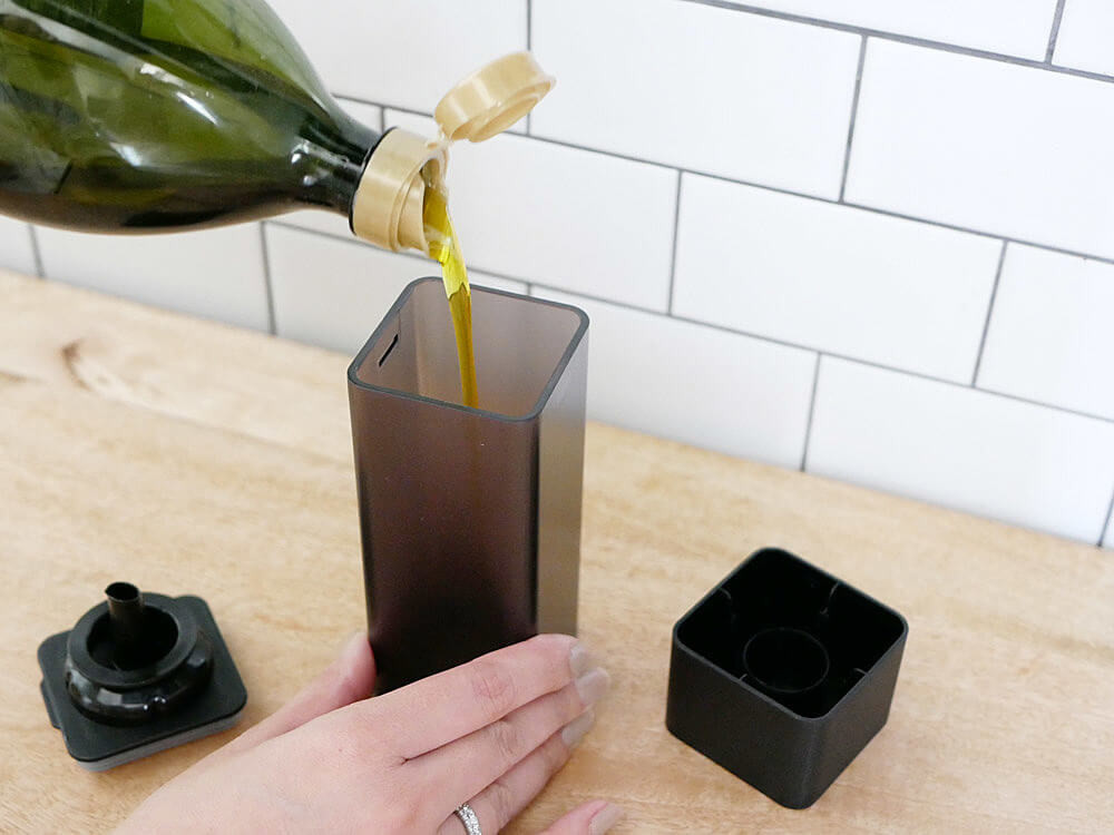 山崎実業 詰め替え用調味料ボトル タワー tower ホワイト 調味料 オイル 醤油差し みりん 酢 ボトル サラダ油 調味料入れ 入れ物 ケースシンプル おしゃれ : webby shop - 通販 - Yahoo!ショッピング