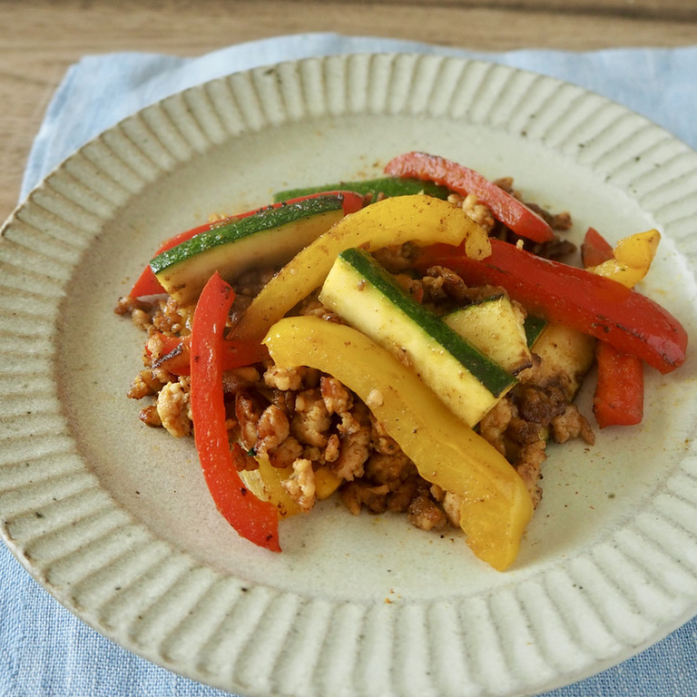 トマトとなすとズッキーニのカレ