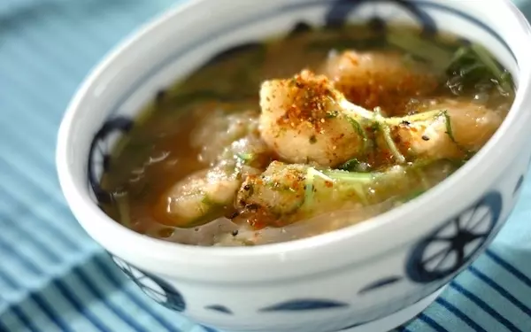 消化によくツルっと食べやすい「野菜とサラダチキンのあっさりうどん」