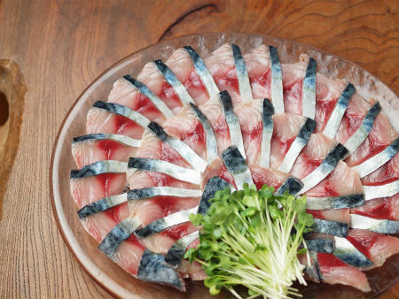 関サバ 関さば 関サバ刺身 大分 豊後水道 天然 セット 送料無料 60ｇ×3皿 9枚前後 3人前 解凍するだけ 小分け -40度で真空冷凍 時短簡単職人が調理盛り付け 海鮮 ギフト 漬けたれ わさび レシピ付き 御祝 ギフト Amazon.co.jp: 関アジ 関サバ りゅうきゅう 6人前各3