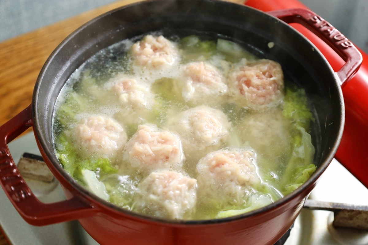 ふわふわしっとり やさしい鶏団子