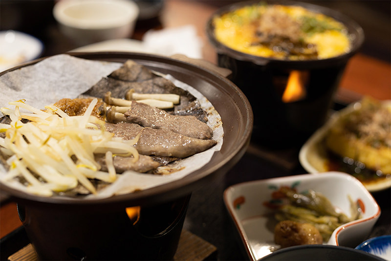 なんか美味しそうに撮れない 」🤳💭 その写真、ちょっともったいないかも!? 光の使い方や構図、カメラの設定📷 実はちょっと知るだけで写真がグッと美味しそうに✨ 今回は、食べ物撮影のコツ5選をご紹介します🍽 ちなみに私が好きな食べ物は 焼き芋🍠食欲の秋ですね