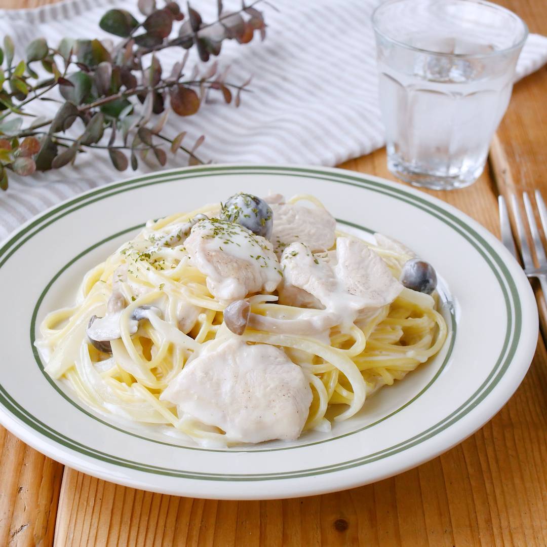 旨みたっぷり！ きのこと鶏肉のトマトパスタ