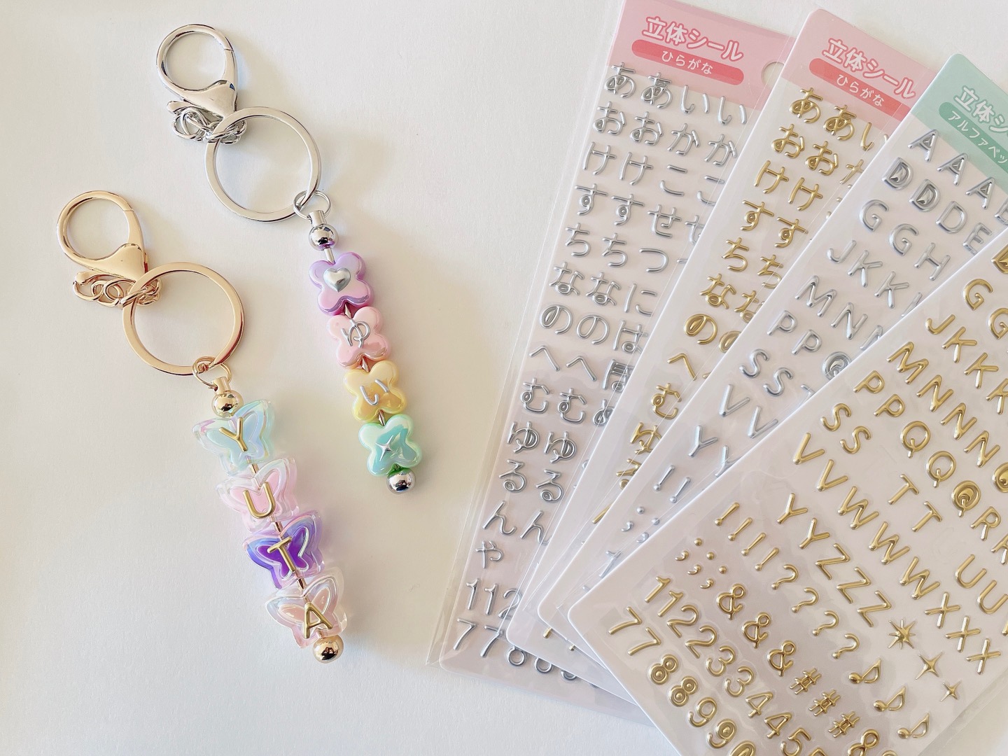 自作グッズ レジンなし！ 100均商品のみで推しの名前入りアクキーを作る🌷