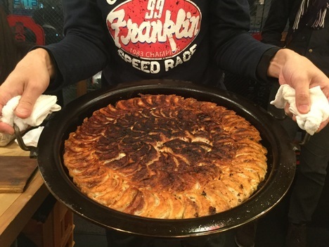 肉餃子専門店THEGYO 名古屋市他各店デカ盛り 肉餃子大食いチャレンジ 完食で無料 』by ナツメグ : 肉餃子専門店 THE GYO名駅東口店 - 名古屋 居酒屋食べログ