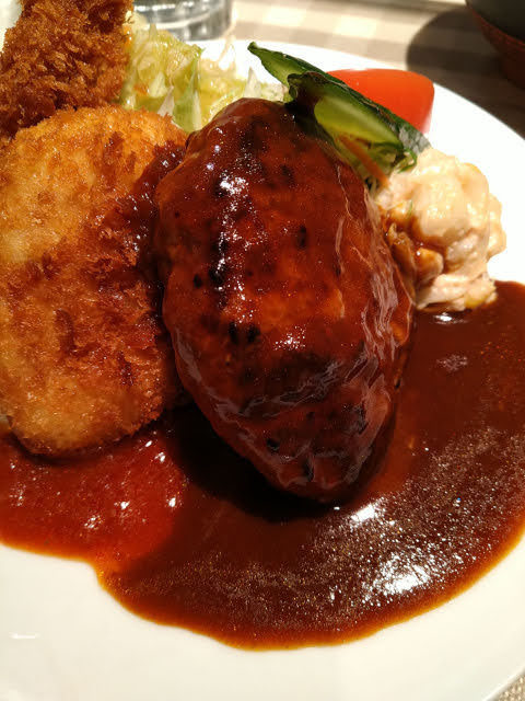 食でめぐる世界旅行！ 屋台や街角レストランなど世界のグルメ127種を紹介する写真集は自宅でも再現できるレシピ付きReal Soundリアルサウンドブック