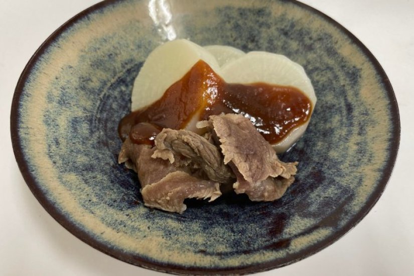 麹おでん😍🍢, ⁡, もうほんとさ、週一これで良いよね🥹, ⁡, 具材はお好みで色々変えて♩,もし一手間加えられるなら、味噌だれもぜひ添えて♩,柚子胡椒もおいしい。もちろん辛子も。 , ⁡, ⁡,小学生の頃の給食から、おでんといえば、さくら飯。, なんですが、皆さん違いますかね😍！？, ⁡, さくら飯、、、, 色々な作り方ができる。, ⁡,1番シンプルなのは, ⁡,