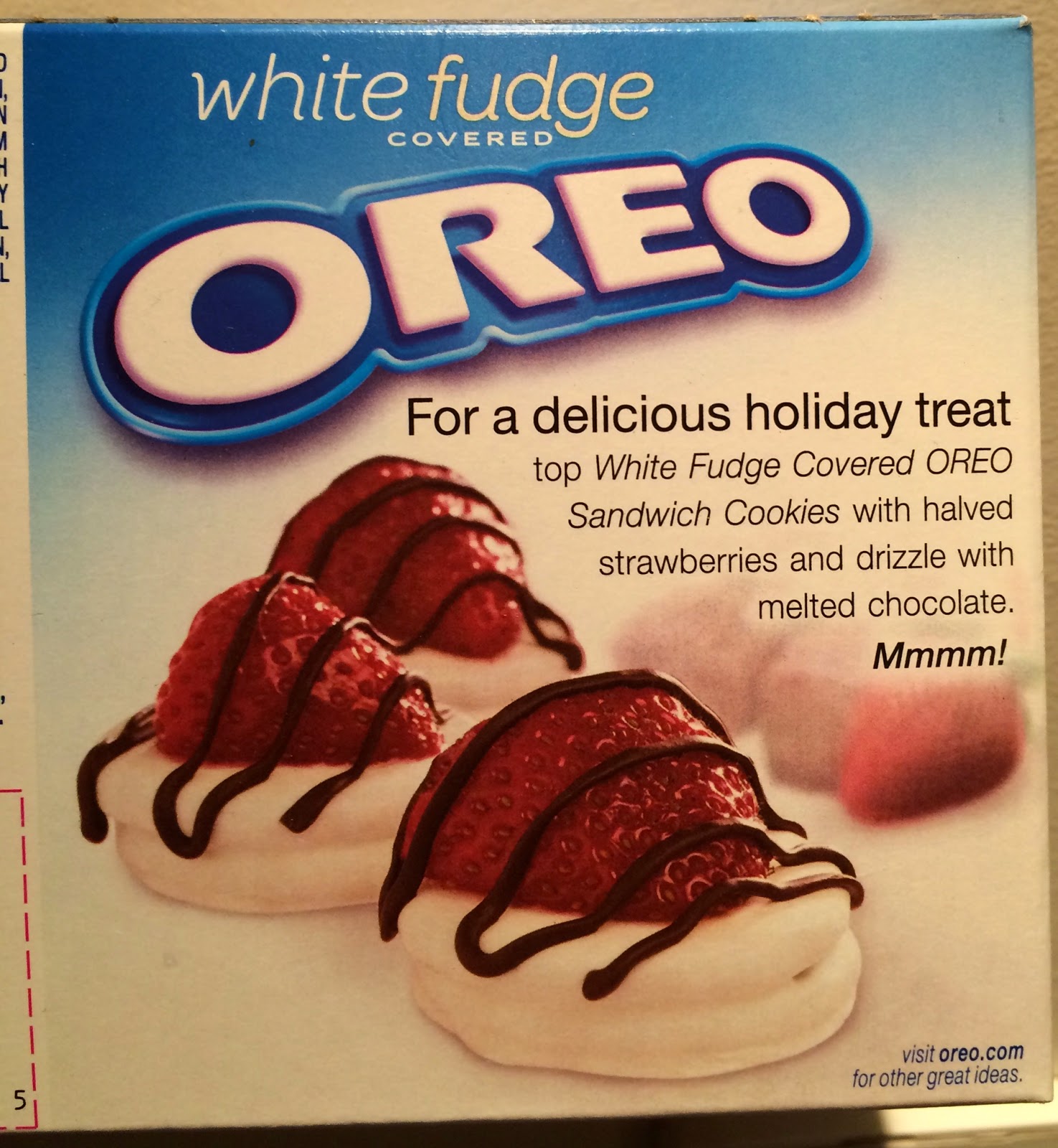 オレオ×ホワイトチョコ💖𓂃 𓈒𓏸⁡ 今回ご紹介するのはオレオファッジ⁡ 材料3つだけのお手軽おやつ！歯にくっつかないキャラメルみたいな感じ🤭💓 ⁡ --✄-- ⁡材料・ホワイトチョコ 120g ・練乳 70g ・オレオ 6枚 ⁡作り方1.オレオをくだく ⁡ 2