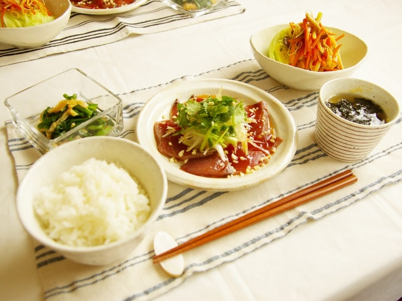 刺身に合う副菜25選！メインを引き立てるおすすめの付け合わせレシピをご紹介folk