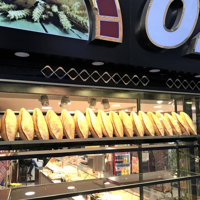 トルコパン250グラム23円 人気のサバサンドにも - 日本経済新聞