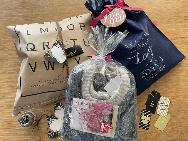 100均ダイソーのラッピンググッズおすすめ12選！おしゃれな包装アイデアも紹介aumo アウモ