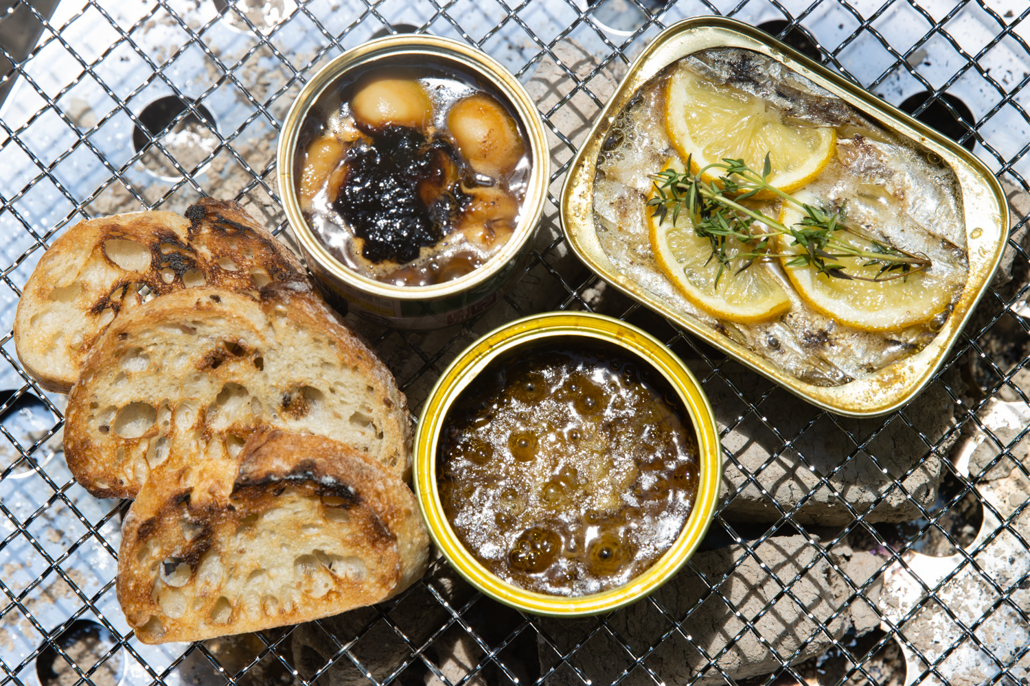 登山・キャンプ飯 たっぷりクミンがとっても香る！ドリトスとカレー缶詰で作る簡単ナチョスのレシピ山ごはん屋 山メシのレシピ・登山情報ブログ